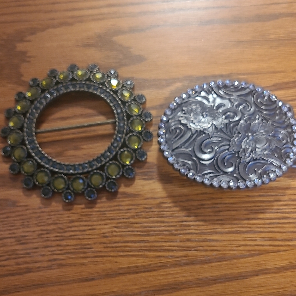 Stylish Silver and Greeny bling Belt Buckle Set.